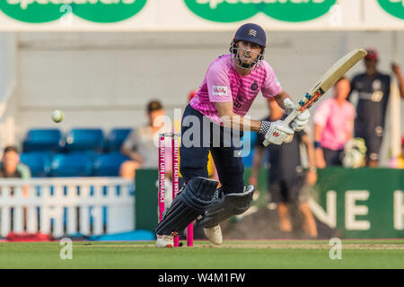 Londra, Regno Unito. 23 Luglio, 2019. John Simpson alla battuta per Middlesex contro Surrey nella vitalità T20 Blast corrispondono alla Kia ovale. David Rowe/Alamy Live News Foto Stock