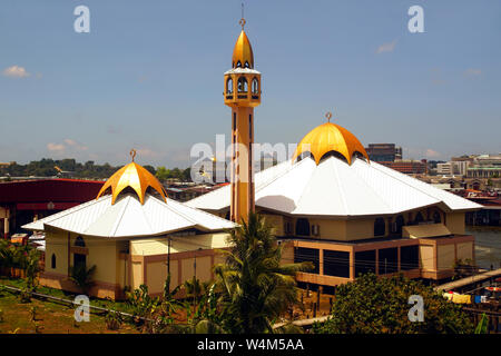 Al-Muhtadee Billah moschea in Kampong Ayer acqua villaggio in Bandar Seri Begawan, Brunei Darussalam Foto Stock