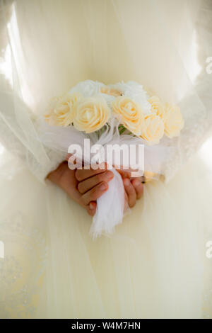 Sposa e il bouquet nuziale Foto Stock