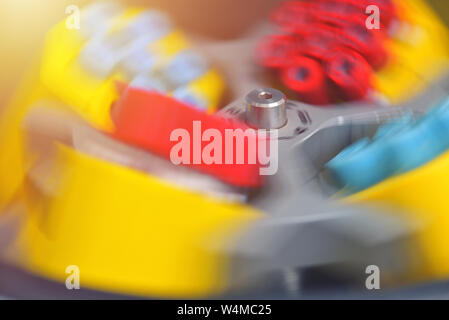 Tubi del campione di sangue per il test in un testacoda. Apparecchiature mediche Foto Stock