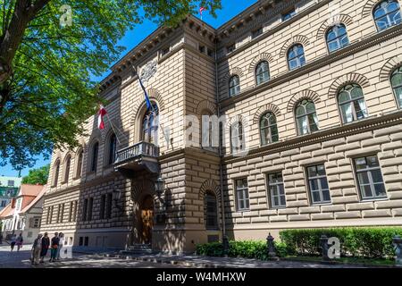 Lettonia : il Parlamento della Repubblica di Lettonia presso il Saeima edificio, RigaPhoto da giugno 9th, 2018. | Utilizzo di tutto il mondo Foto Stock