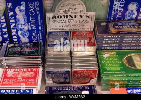 Romneys Dolce alla Menta di Kendal display in negozio a Ambleside, Lake District, England, Regno Unito Foto Stock