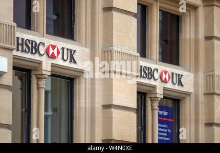 Facciata di un HSBC Bank nel centro di Cheltenham, IK Foto Stock