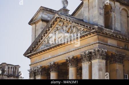 Vista esterna del suggestivo palazzo di Blenheim. Costruito tra il 1705 e il 1722 e fu il luogo di nascita di Sir Winstone Churchill Foto Stock