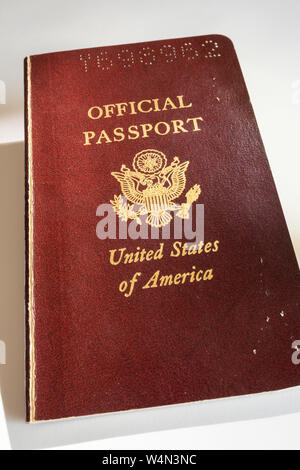 Anni sessanta ufficiale statunitense libretto passaporto, STATI UNITI D'AMERICA Foto Stock