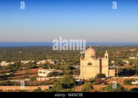 Paesaggio di puglia, Italia. Chiesa della Madonna della grata. Foto Stock