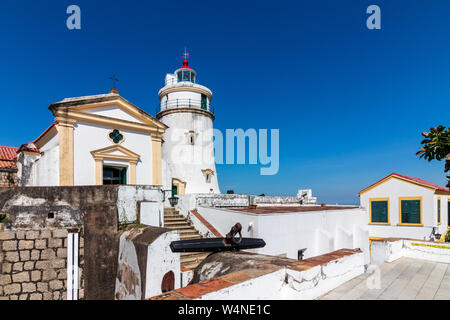 Panorama di Guia faro fortezza e la cappella di Nostra Signora, Farol e Fortaleza da Guia. São Lazaro, Macau, Cina. Foto Stock