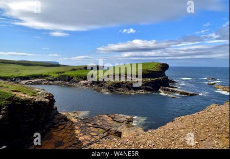 La Brough di Bigging sulla costa occidentale di Orkney continentale. Foto Stock