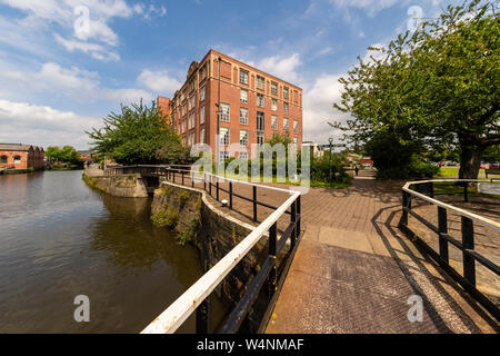 Wigan Town Center, sistema di cal e Wigan Athlectic football club Foto Stock