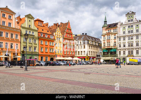 WROCLAW, Polonia - 17 Luglio 2019: Solny piazza nel centro della città di Wroclaw. Plac Solny è piazza del mercato dal 1242 nella Città Vecchia di Wroclaw Foto Stock