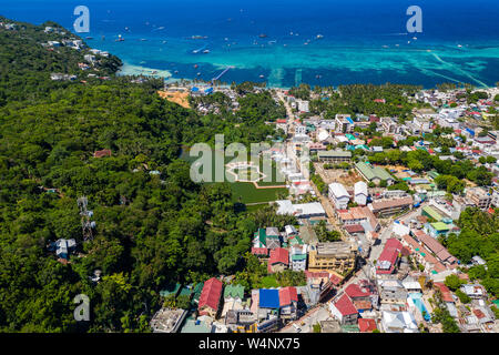 Il Boracay, Filippine - 18 giugno 2019: vista aerea dell'isola di Boracay nelle Filippine. Il Boracay è il più popolare isola turistica nel conteggio Foto Stock