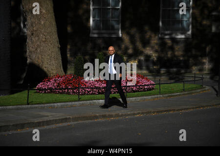 Londra, Regno Unito. Il 24 luglio, 2019. La Gran Bretagna è appena nominato Cancelliere dello Scacchiere Sajid Javid arriva al 10 di Downing Street a Londra, Gran Bretagna, il 24 luglio 2019. Il nuovo Primo Ministro britannico Boris Johnson chiamato la prima del suo nuovo banco anteriore ministri mercoledì notte. (Foto di Alberto Pezzali/Xinhua) Credito: Xinhua/Alamy Live News Foto Stock