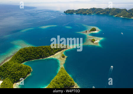 Riprese aeree dell'area del Parco Nazionale di Sohoton, Bucas Grande, Siargao, Filippine Foto Stock
