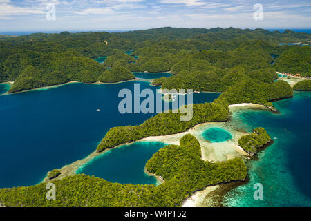Riprese aeree dell'area del Parco Nazionale di Sohoton, Bucas Grande, Siargao, Filippine Foto Stock