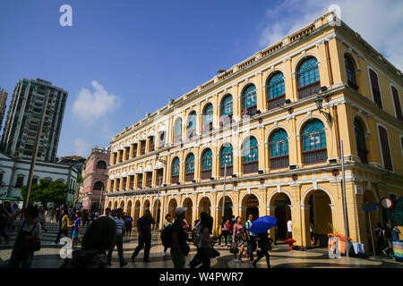 Macao, Cina - Nov 6th, 2016: La Piazza Senado o Piazza del Senato è un lastricato town square a Macao, Cina e parte dell'UNESCO centro storico di Maca Foto Stock