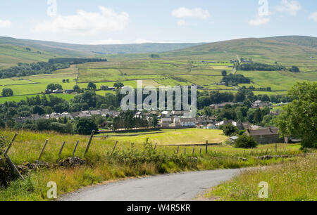 Guardando in giù nel villaggio Westgate dalla Banca Scutterhill, Weardale, Co. Durham, England, Regno Unito Foto Stock