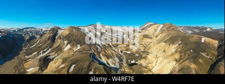 Landmannalaugar National Park - Islanda.Foto fatta da fuco dal di sopra. Foto Stock