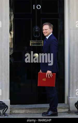 Appena installato il Segretario dei trasporti Grant Shapps arriva per una riunione del gabinetto a 10 Downing Street, Londra. Foto Stock
