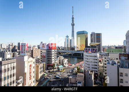 Tokyo Skytree Torre e fiume Sumida in Tokyo, Giappone Foto Stock