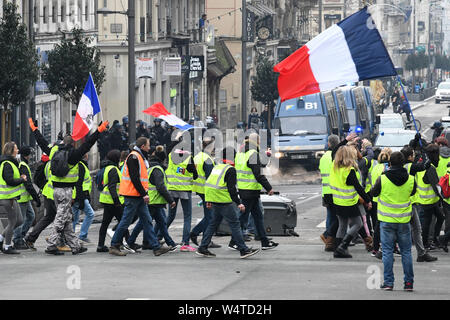 Rouen (Normandia, Francia settentrionale): 7a dimostrazione della "Gilets jaunes" (giallo gilet) sociale manifestanti su 2018/12/29 Foto Stock