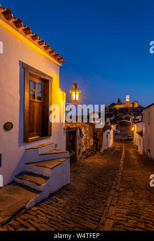 Nightfall in Monsaraz village, Alentejo, Portogallo Foto Stock
