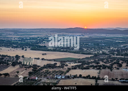 Vista tramonto su campi Monsaraz, Alqueva, Portogallo Foto Stock