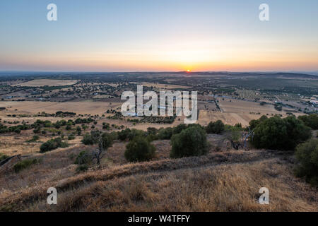 Vista tramonto su campi Monsaraz, Alqueva, Portogallo Foto Stock