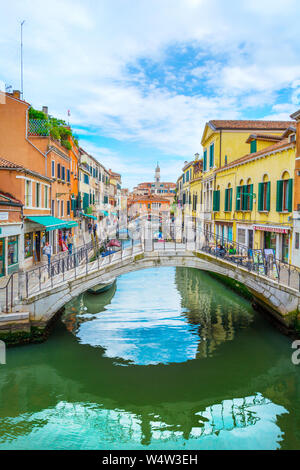 Venezia, Italia - 14 Maggio 2019: vista panoramica del canale veneziano Foto Stock