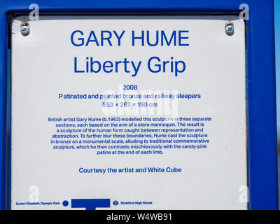 Impugnatura Liberty scultura in bronzo di Gary Hume London River Thames Path Foto Stock