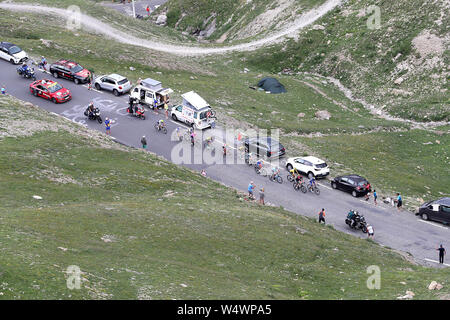 Valloire- 25-07-2019, ciclismo, stadio 18 etappe 18, Embrun - Valloire, il peloton durante la salita del Col du Galibier Foto Stock