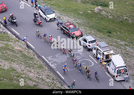 Valloire- 25-07-2019, ciclismo, stadio 18 etappe 18, Embrun - Valloire, il peloton durante la salita del Col du Galibier Foto Stock