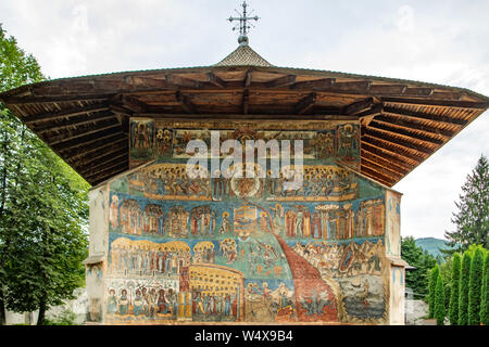 Parete dipinta sulla Chiesa al Monastero di Voronet, Voronet, Romania Foto Stock