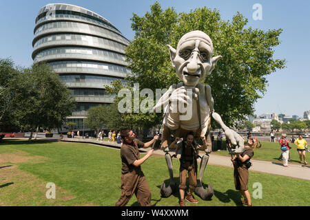 Gnomus - Il Custode di Terra a Potters Fields Park. Team London Bridge Foto Stock