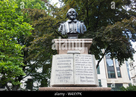 Busto di William Shakespeare in Aldermanbury Garden, Love Lane, Londra, EC2, Inghilterra, REGNO UNITO Foto Stock