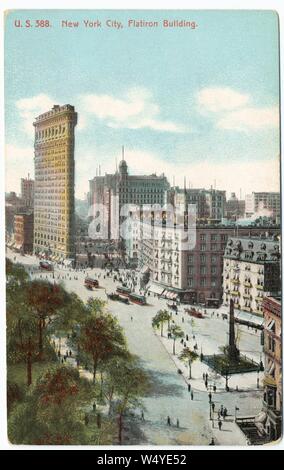 Incisi cartolina del Flatiron Building a 175 Fifth Avenue a New York City, New York, 1910. Dalla Biblioteca Pubblica di New York. () Foto Stock