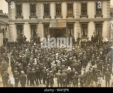 Di fronte alla folla Mansion House Dublin prima della guerra di indipendenza tregua Luglio 8 1921. Foto Stock