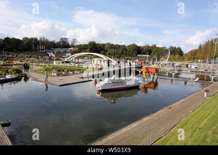 Miniatura Madurodam park è una straordinaria mostra delle città più piccola in Nederland. Si tratta di un open space con modelli in miniatura di olandesi famosi punti di riferimento Foto Stock