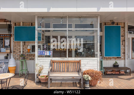 In stile vintage caffetteria cafe, facciata Foto Stock