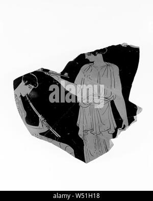 Attico Red-Figure frammento di anfora, attribuita al pittore del Louvre Centauromachy, Atene, Grecia, del V secolo A.C., terracotta, 7,1 cm (2 13/16 in Foto Stock