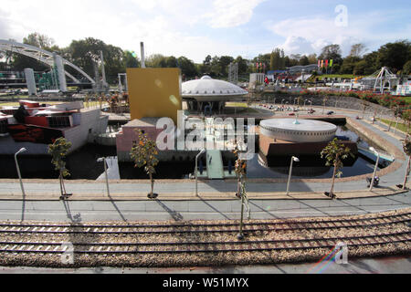 La città in miniatura di Madurodam open-air museum in Den Haag, Zuid Holland Nederland è il luogo perfetto per scoprire che cosa rende l'Olanda in modo univoco. Foto Stock