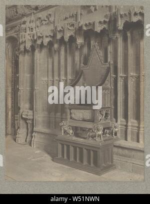 L'Abbazia di Westminster, confessore della cappella di incoronazione: sedia con struttura in pietra di Scone, Frederick H. Evans (British, 1853 - 1943), 1911, Platinum print, 24,4 x 19,4 cm (9 5/8 x 7 5/8 in Foto Stock