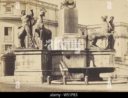 Fontana di Monte Cavallo in Piazza del Quirinale, Sconosciuto maker, Italiano, Roma, Italia, circa 1860 - 1870, albume silver stampa, 33,3 × 46,2 cm (13 1/8 × 18 3/16 in Foto Stock