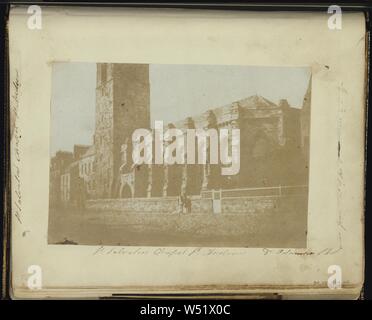 San Salvator's College Chapel, St Andrews da sudovest., il dott. John Adamson (scozzese, 1810 - 1870), 1843-1844, salata stampa di carta a partire da un negativo di carta, 11,7 × 16,8 cm (4 5/8 x 6 5/8 in Foto Stock