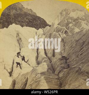 Grandes crepacci sur la Mer de Glace, Chamounix. Savoie., William Inghilterra (British, 1816 - 1896), 1863-1864, albume silver stampa Foto Stock