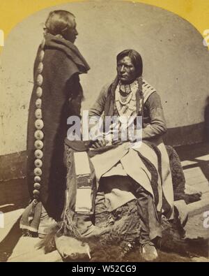 Ute Braves, del Kah-poh-teh band, New Mexico settentrionale, in piena abito., Timothy H. O'Sullivan (American, circa 1840 - 1882), 1874, albume silver stampa Foto Stock