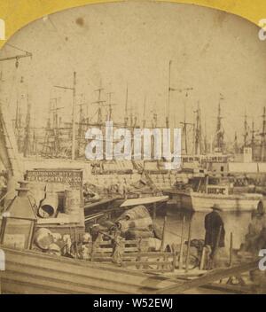 Hudson river docks, New York City, attribuita a George Stacy (American, attivo 1850 - 1860S), circa 1860, albume silver stampa