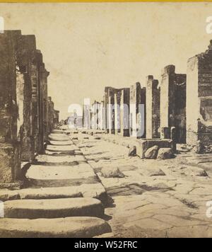 Rue Fortune, Pompei, Roberto Rive (italiano, attivo 1860 - 1880), circa 1865, albume silver stampa Foto Stock