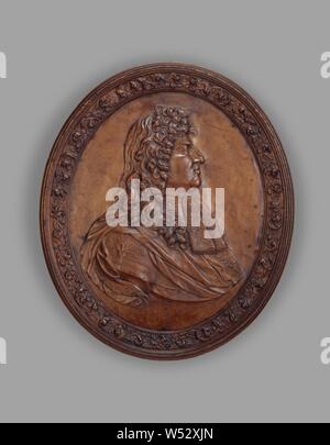 Sollievo ritratto di Luigi XIV, sconosciuto, Parigi, Francia, circa 1700, pelle, 92,1 × 78,7 × 5,1 cm (36 1/4 × 31 × 2 in Foto Stock