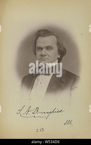 Stephen A. Douglas, James Earle McClees (American, 1821 - 1887), Julian Vannerson (American, 1827 - dopo il 1875), Washington, Distretto di Columbia, Stati Uniti, circa 1859, salata stampa carta, 10,4 × 9 cm (4 1/8 × 3 9/16 in Foto Stock