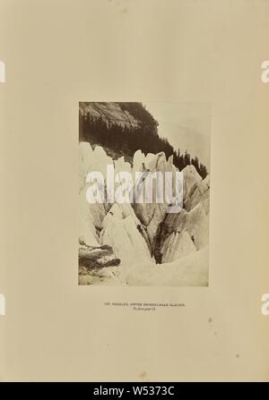 Ice-Needles - Unter Ghiacciaio di Grindelwald, Ernest H. Edwards (British, 1837 - 1903), il Cantone di Berna, Svizzera, 1865, albume silver stampa, 12,4 × 8,9 cm (4 7/8 x 3 1/2 in Foto Stock